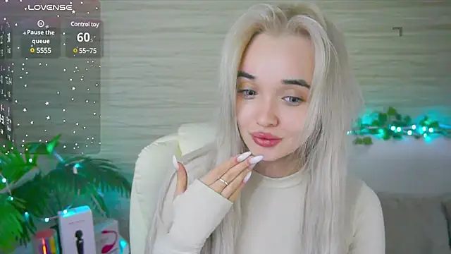 Ashley S online show from 03/19/25, 02:16