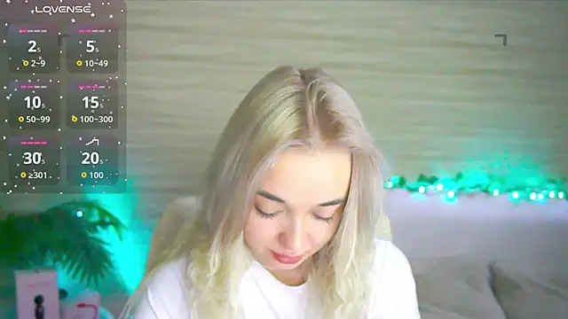 Ashley S online show from 09/23/25, 10:13