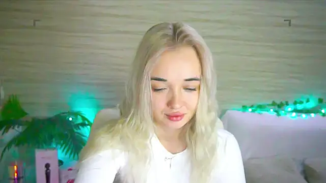 Ashley S online show from 09/25/25, 10:57