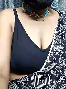 Snapshot of sophia600 chatting on 12/11/24, 05:48 sophia600 online show from 12/11/24, 05:48