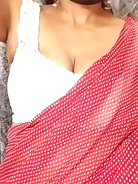 Snapshot of sophia600 chatting on 12/12/24, 08:21 sophia600 online show from 12/12/24, 08:21