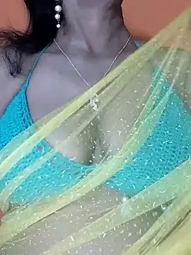 Snapshot of sophia600 chatting on 12/24/24, 12:44 sophia600 online show from 12/24/24, 12:44