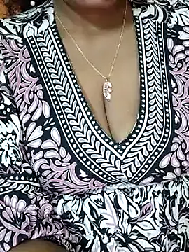 Snapshot of sophia600 chatting on 12/24/24, 05:02 sophia600 online show from 12/24/24, 05:02