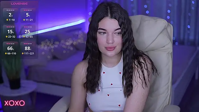 YourLolaBunny online show from 11/22/25, 06:34