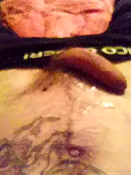 Snapshot of HastLuster chatting on 12/18/24, 12:21 HastLuster online show from 12/18/24, 12:21