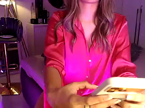 Snapshot of trippy_tina chatting on 06/12/26, 12:26 trippy tina online show from 06/12/26, 12:26
