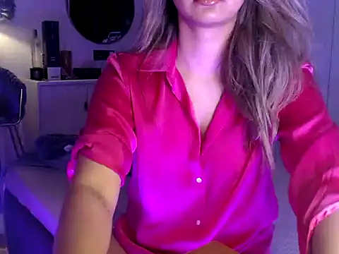 Snapshot of trippy_tina chatting on 06/21/26, 05:59 trippy tina online show from 06/21/26, 05:59