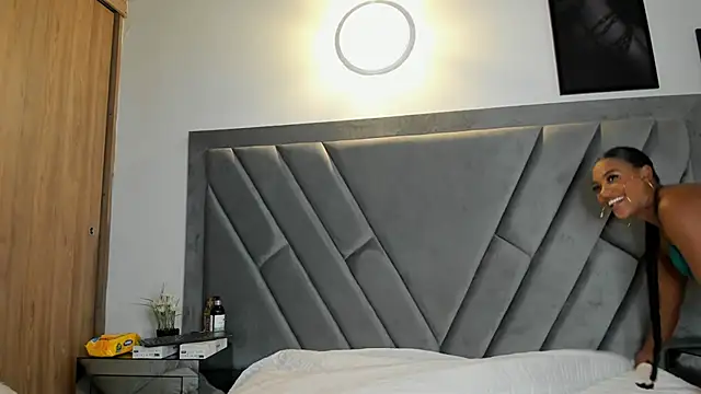 brenda nova18 online show from 10/13/25, 09:26