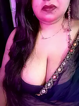 Suhanakhan00 online show from 04/24/26, 11:23