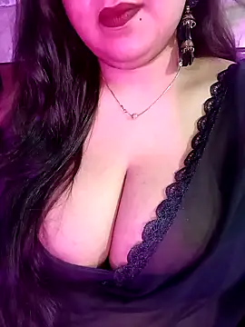 Suhanakhan00 online show from 05/12/26, 06:49