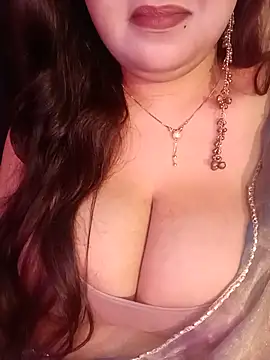 Snapshot of Suhanakhan00 chatting on 07/15/26, 08:19 Suhanakhan00 online show from 07/15/26, 08:19