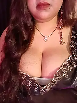 Snapshot of Suhanakhan00 chatting on 08/04/26, 10:18 Suhanakhan00 online show from 08/04/26, 10:18