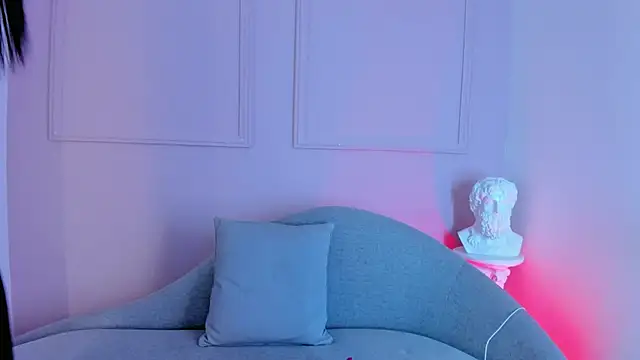 victoria milann online show from 12/03/25, 02:37