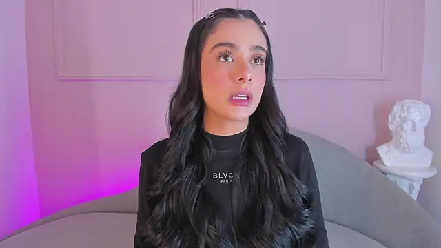 victoria milann online show from 12/05/25, 08:05