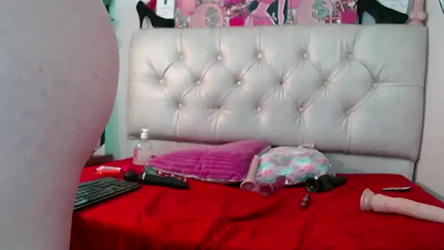 sarawiliamx online show from 03/18/25, 06:46