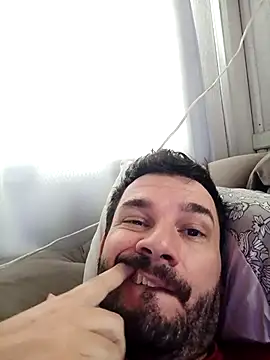 Snapshot of KAZADO_LIBERAL chatting on 10/07/25, 03:42 KAZADO LIBERAL online show from 10/07/25, 03:42