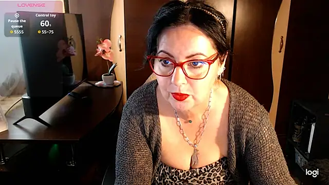 Snapshot of exymilf_ chatting on 10/16/25, 09:43 exymilf online show from 10/16/25, 09:43