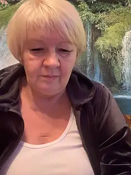 Snapshot of Laura_Millf chatting on 12/30/24, 05:34 Laura Millf online show from 12/30/24, 05:34