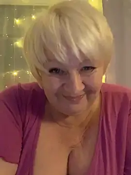 Snapshot of Laura_Millf chatting on 01/03/25, 07:39 Laura Millf online show from 01/03/25, 07:39