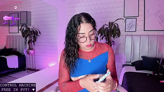 Lizzie-Evans online show from 05/28/26, 12:02
