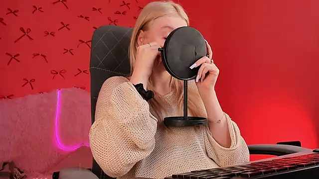 GraceGlamour online show from 03/19/25, 08:23