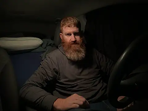 Snapshot of Redfurr69 chatting on 12/16/24, 02:15 Redfurr69 online show from 12/16/24, 02:15