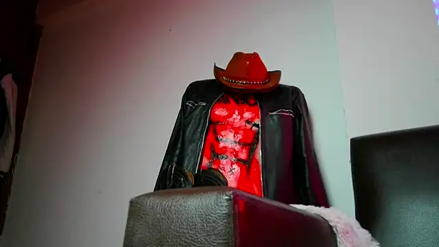 Leonnardo Jaramillo online show from 12/18/24, 12:07