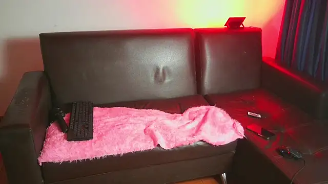 Leonnardo Jaramillo online show from 03/13/25, 01:40