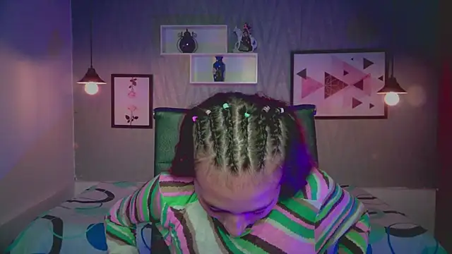 Valeria roussi online show from 12/06/24, 10:41