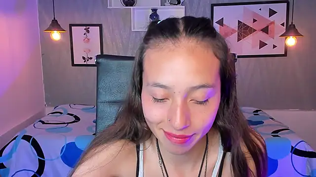 Valeria roussi online show from 12/18/24, 08:25