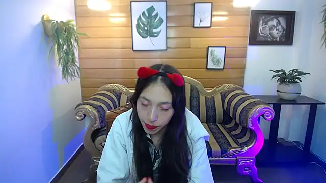 Valeria roussi online show from 02/19/25, 08:41