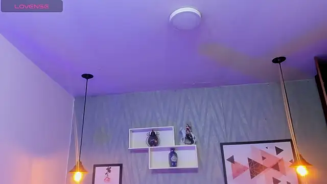 Valeria roussi online show from 10/11/25, 02:04