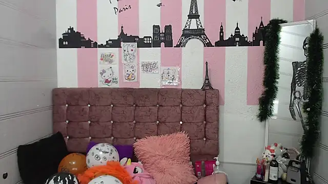 sara caplerx online show from 10/08/25, 01:42