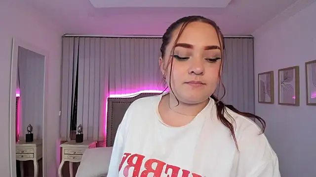 Snapshot of Valentina_Se chatting on 02/05/25, 09:36 Valentina Se online show from 02/05/25, 09:36