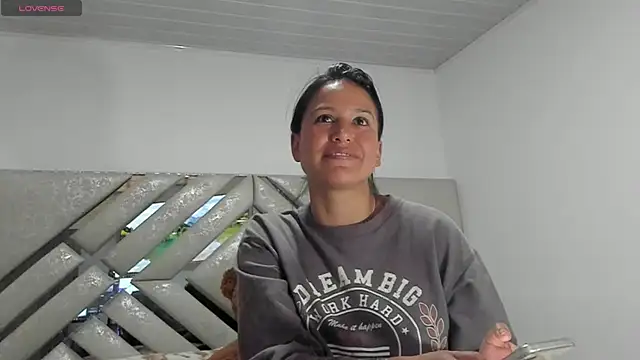 Snapshot of sharoncute1 chatting on 06/11/26, 10:30 sharoncute1 online show from 06/11/26, 10:30