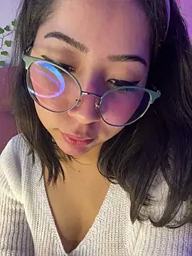 Snapshot of anni_ross chatting on 06/27/26, 01:10 anni ross online show from 06/27/26, 01:10