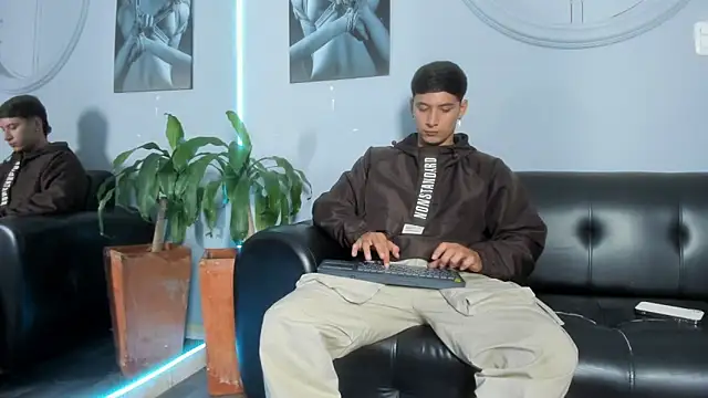 Damian23   online show from 02/15/25, 03:20