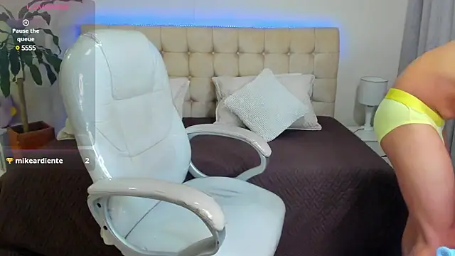 Damian23   online show from 03/19/25, 03:29