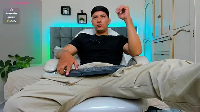 Damian23   online show from 03/20/25, 12:32