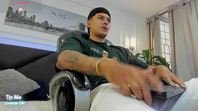 Damian23   online show from 02/17/26, 12:23