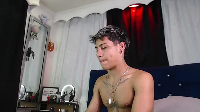 Snapshot of Sexys_Boys_Hot1 chatting on 07/07/26, 06:47 Sexys Boys Hot1 online show from 07/07/26, 06:47