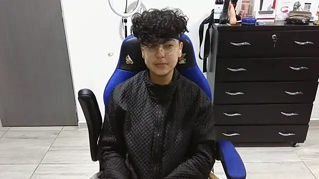 thomascooper7 online show from 02/09/25, 07:05