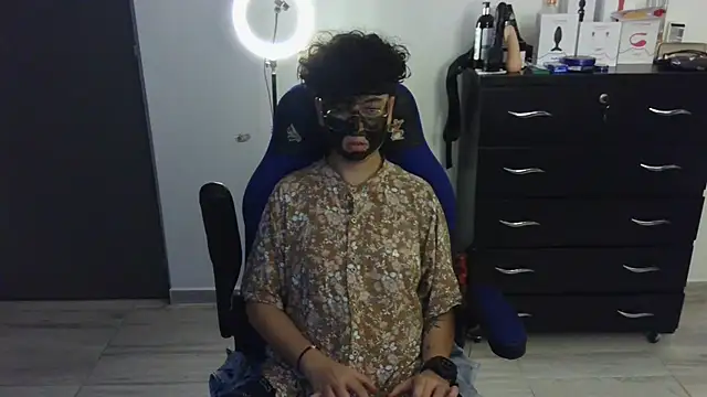 thomascooper7 online show from 02/15/25, 04:36