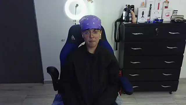 thomascooper7 online show from 02/20/25, 01:57