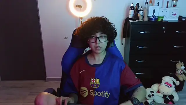 thomascooper7 online show from 10/20/25, 02:01