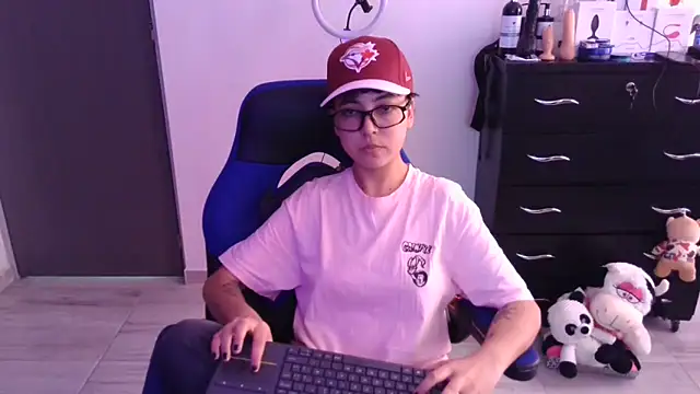 thomascooper7 online show from 11/15/25, 06:26