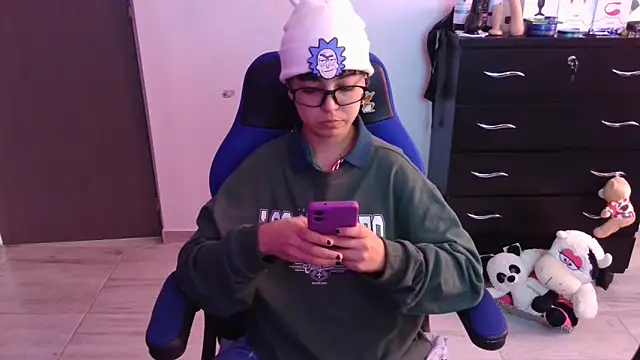 thomascooper7 online show from 11/21/25, 07:12