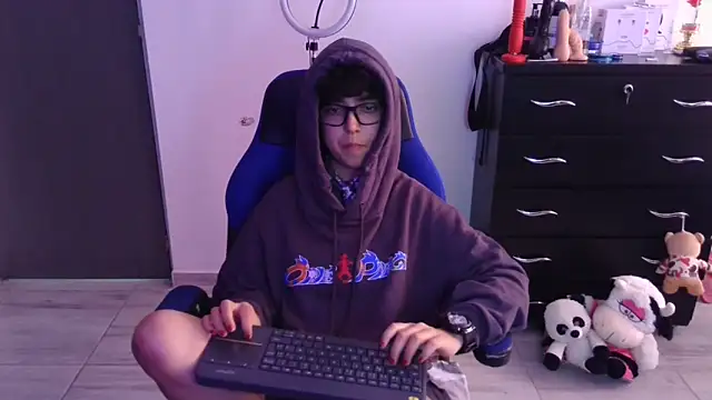 thomascooper7 online show from 03/05/26, 07:43