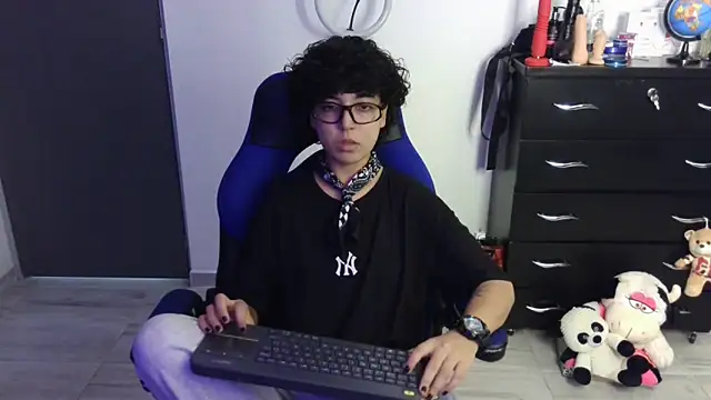 thomascooper7 online show from 04/08/26, 08:20