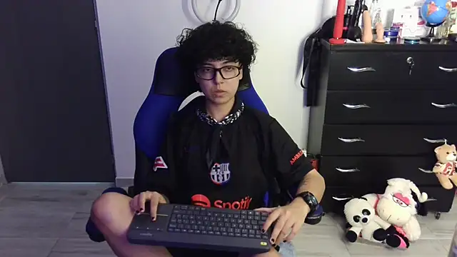 thomascooper7 online show from 04/13/26, 07:08